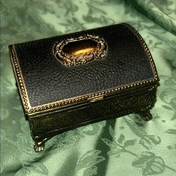 Mini Treasure Chest Vintage Style Black and Gold Jewelry Box - Picture 1 of 7